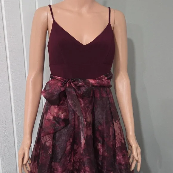 Eliza J Burgundy Dress - Picture 3 of 13
